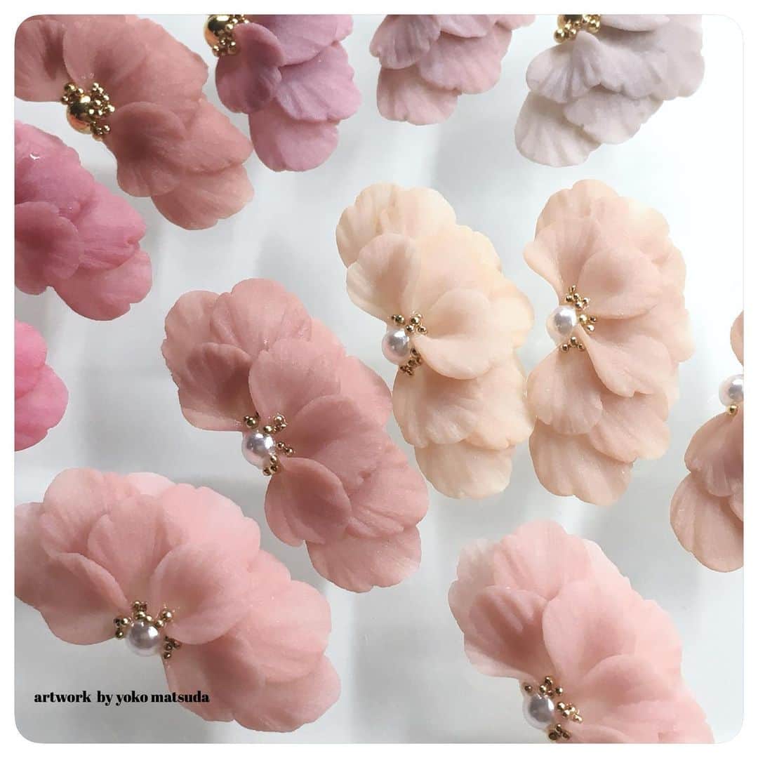 のインスタグラム：「#yokomatsuda #flowernails #flowernailart #flowernaildesign  #3dnailart  #3dnailartdesign」