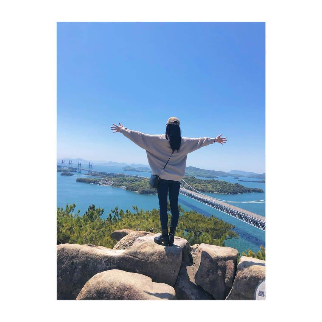 YURINAさんのインスタグラム写真 - (YURINAInstagram)「・﻿ 🌞🌊⛰🌉﻿ ﻿ 📸 #過去pic #鷲羽山﻿ ﻿ ﻿ おはようございます🌞﻿ ﻿ ﻿ #アメーバブログ 朝から更新してるので﻿ ﻿ チェックして下さいね☑️﻿ ﻿ ﻿ 今週も1週間元気にファイトです💪🏼🔥﻿ ﻿ ﻿ ﻿ ﻿ #オリックス #BsGirls #Bs2020 #avex﻿ #baseball #プロ野球 #ORIX #Buffaloes﻿ #超革新系 #勝紺 #京セラドーム大阪 ﻿ #ほっともっとフィールド神戸 #オリ姫 ﻿ #yurina_359  #BsGirls2020 #performer﻿ #dance #全力パフォーマンス #followme﻿ #高身長女子 #筋トレ女子 #黒髪ストレート #🖤﻿ #朝投稿 #快晴 #岡山 #瀬戸内海 ﻿」6月8日 7時39分 - yurina_bsgirls_359