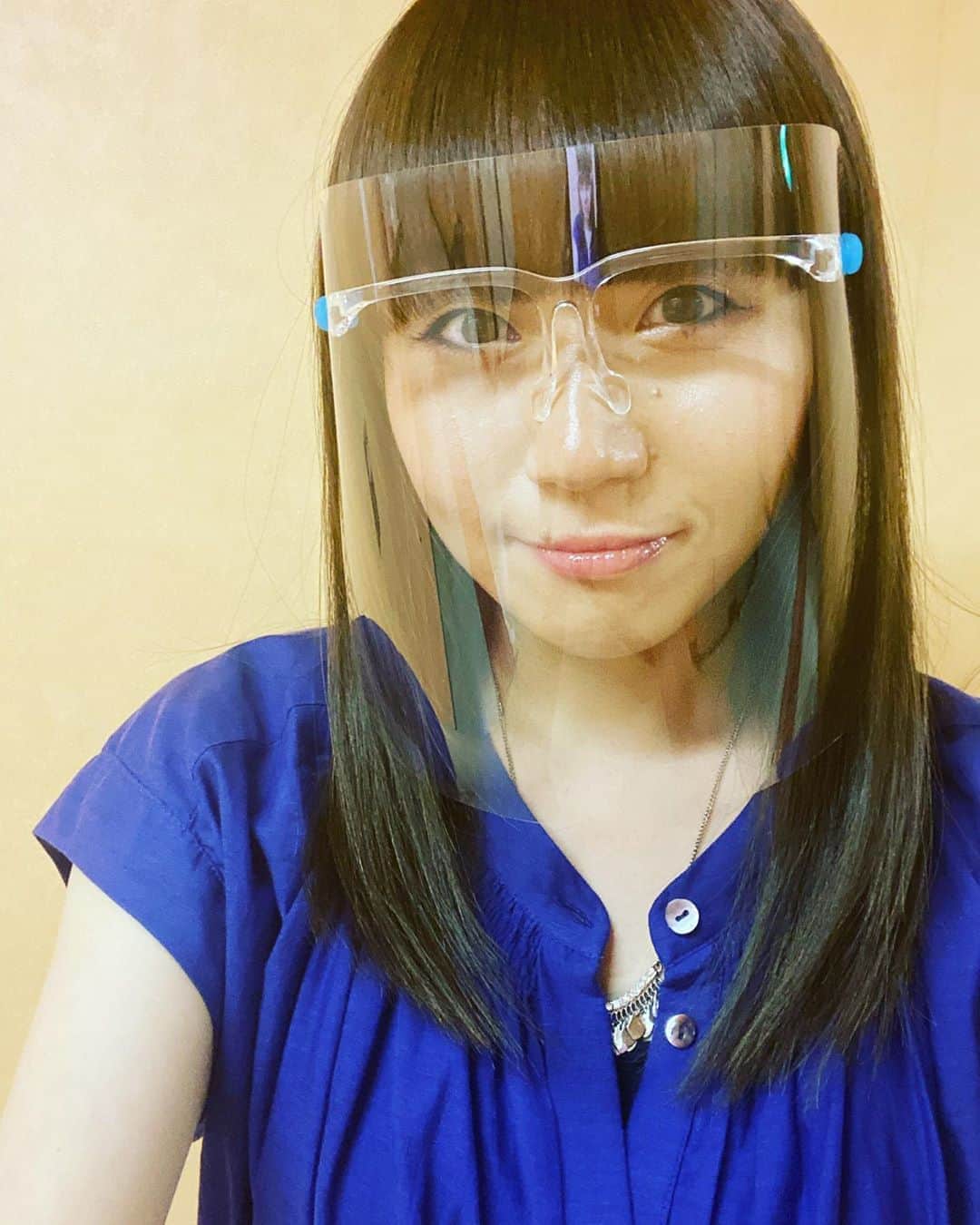 矢井田瞳さんのインスタグラム写真 - (矢井田瞳Instagram)「メガネ型フェイスシールド、思ったより視界良好でした！  #メガネ型フェイスシールド」6月8日 8時31分 - hitomi_yaida
