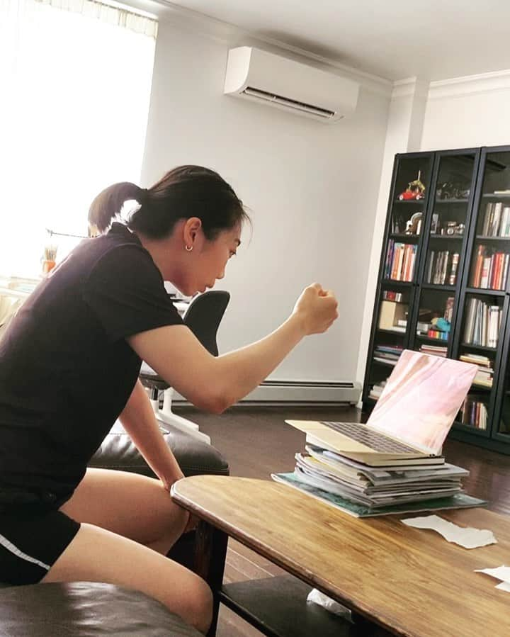 WU Yueのインスタグラム：「New norm for coaching  #tabletennisdaily #tabletennisplayer #coachlife #joolaglobal」