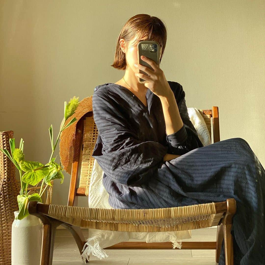 美生のインスタグラム：「#goodmorning﻿ ﻿ ﻿ ヘアケアには疎くて﻿ そんなに興味なかったけど﻿ いまはドノサロ以外考えられない♡﻿ ﻿ POPUPでもお取り扱いがあるので﻿ よかったら手に取ってみてくださいね♡﻿ ﻿ ﻿ ﻿ #donobanstaffsnap﻿」