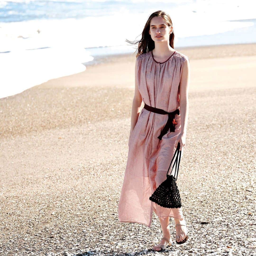 エリオポールのインスタグラム：「. 6.5.fri - 6.25.thu  Matinée . . DRESS [CHLOE STORA] 40,000yen+tax BAG [MAISON N.H PARIS] 14,000yen+tax SHOES [LAOCOONTE] 15,000yen+tax . . . #HELIOPOLE30eme #HELIOPOLE #heliopole #エリオポール #2020ss #springsummer #selectshop #fashion #style」