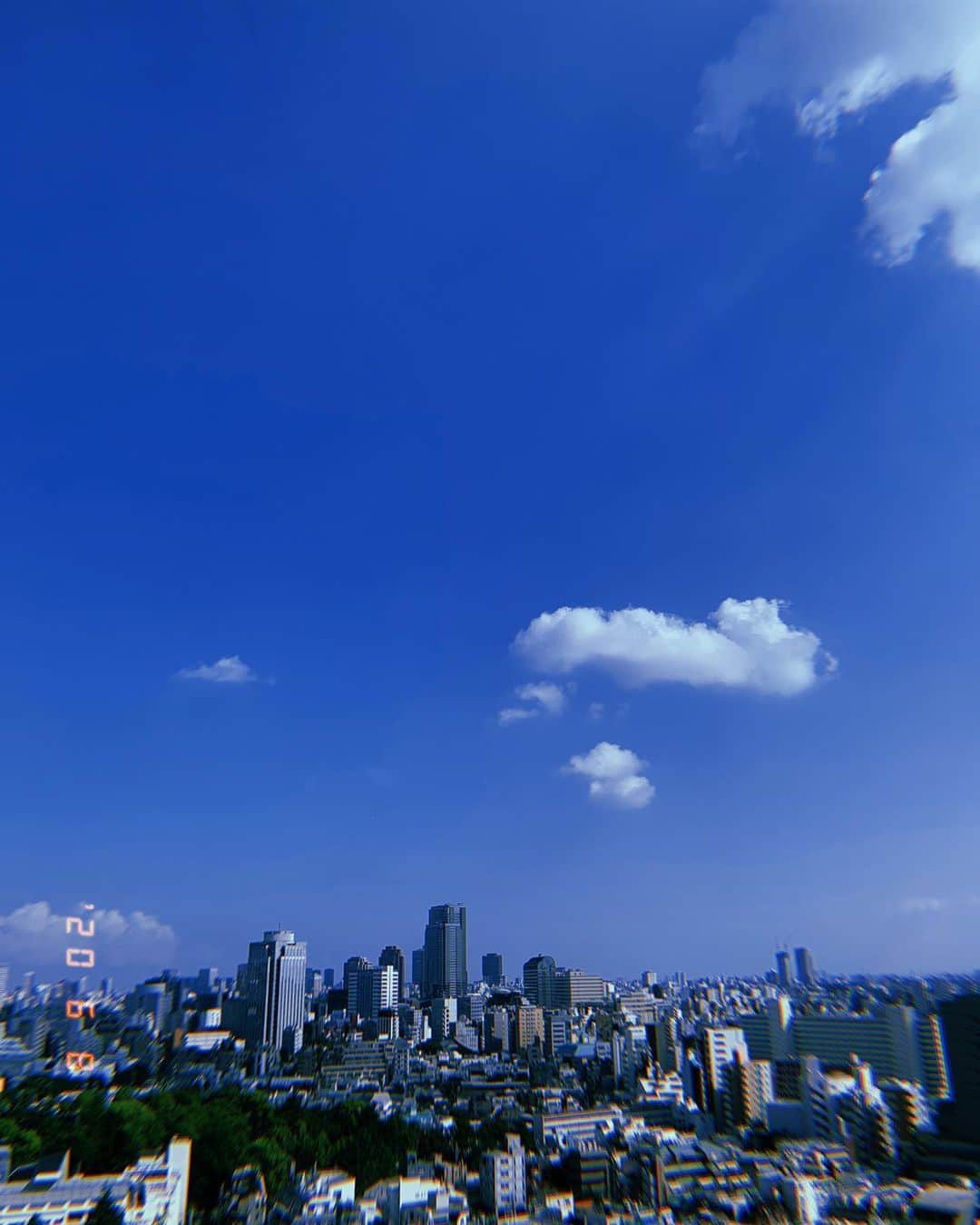 KREVAのインスタグラム：「ひさびさにレコード会社(VICTOR )に行ってきました。良い眺めでした。 #KREVA」