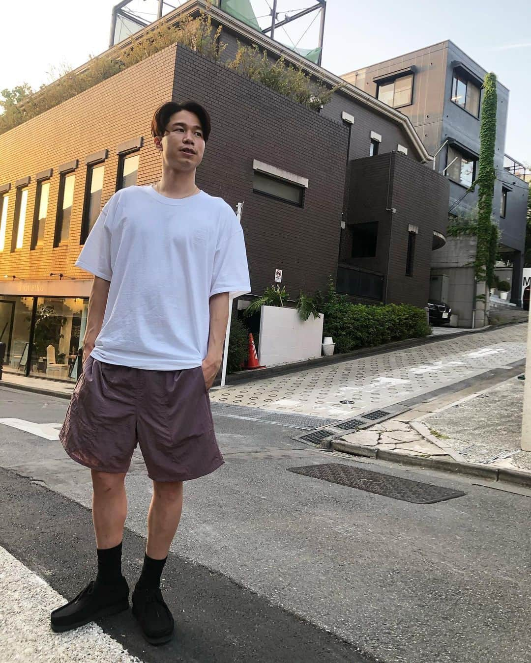 幸野志有人さんのインスタグラム写真 - (幸野志有人Instagram)「Summer has arrived #outfit #洋服 #clubsarcasm #baloriginal #clarks #暑いなー #ショーツ履くと #前十字の手術跡がすごい #道行く人にあいつ両足切ってるってバレちゃう #でも @story_looks で買ったお気に入りだから履いちゃう #この傷を見てこれがあったから今があるって思えるように #自分らしく #感謝を忘れずに #毎日なにかにチャレンジしよう」6月8日 19時01分 - shoot_kohno