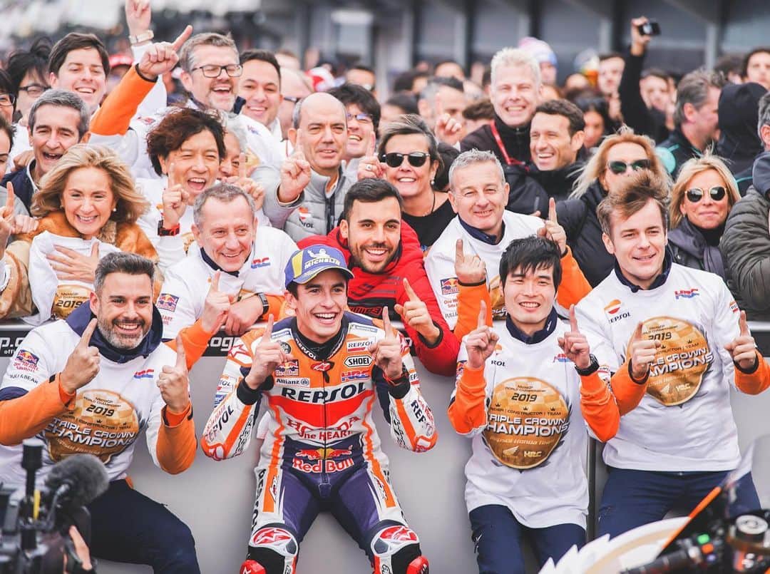 レプソル・ホンダのインスタグラム：「Looking forward to enjoying these moments again. ⠀⠀⠀⠀⠀⠀⠀⠀⠀ Thank you to everyone who makes racing possible and are working to get us back on track again soon.」