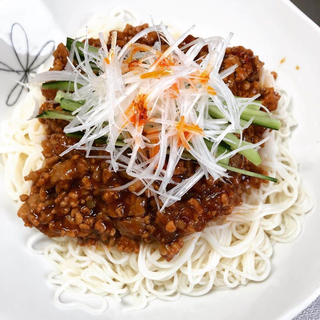 神尾佑さんのインスタグラム写真 - (神尾佑Instagram)「ジャージャー素麺。 妻のリクエストで初めて作ったけど想像以上のウマさ！」6月8日 11時51分 - yu_kamio