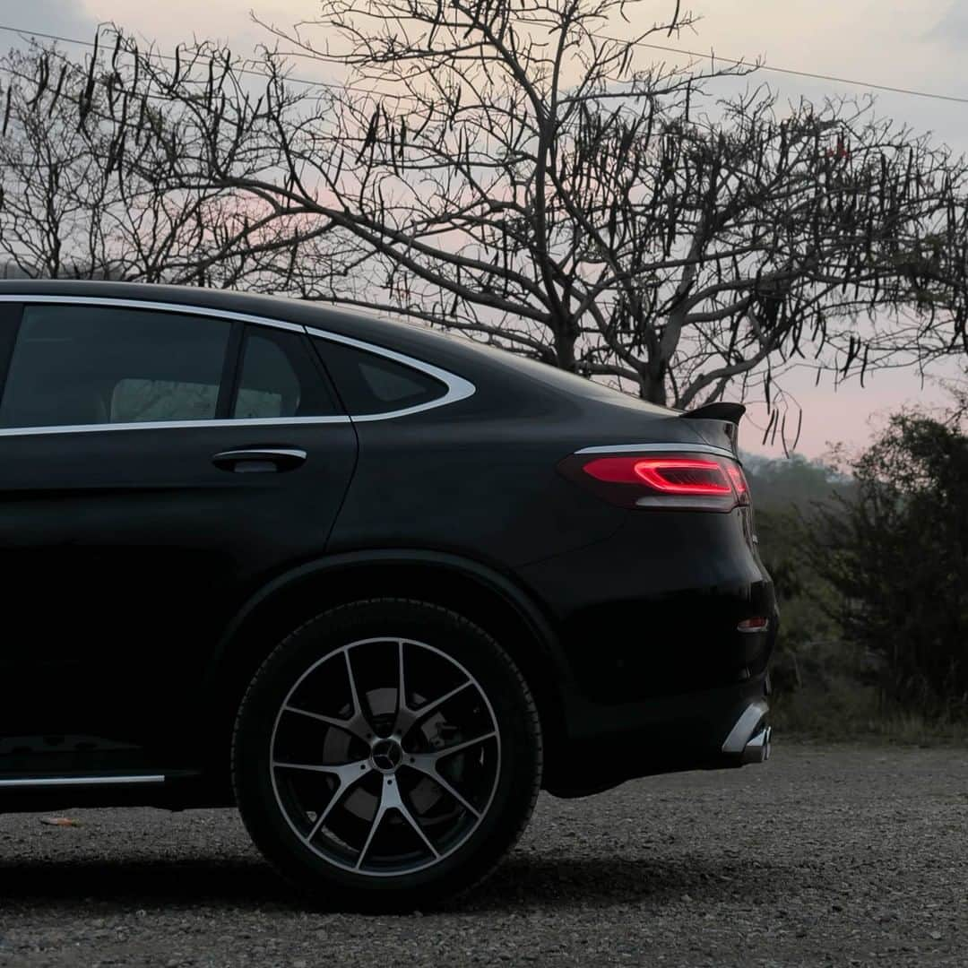 Mercedes-Benz Thailandさんのインスタグラム写真 - (Mercedes-Benz ThailandInstagram)「############ 🏁 AMG Monday 🏁 ############  AMG Selected: Mercedes-AMG GLC 43 4MATIC Coupé  สะดุดตาตั้งแต่แรกเห็นกับเอกลักษณ์ใหม่ของ Mercedes-AMG GLC 43 4MATIC Coupé ด้วยลุคสปอร์ต ดุดัน คมเข้ม ผสานความแข็งแกร่งในแบบ SUV และผนึกกับสมรรถนะการขับขี่จาก AMG ที่ให้คุณสัมผัสที่สุดแห่งเร้าใจอย่างแท้จริง  ติดตามความเคลื่อนไหวของเมอร์เซเดส-เบนซ์ ก่อนใครได้ที่ LINE Official Account @ mercedesbenzth http://mb4.me/MBTHLINE 📷  Knot Sri-Aroon  พิสูจน์ความสปอร์ตของ GLC 43 4MATIC Coupé www.mercedes-benz.co.th/amg-glc43-coupe  #PerformanceisanUnderstatement #AMG #GLC43 #NotAnSUVAnAMG #DrivingPerformance #Power #Passion #Luxury #MercedesAMG #MercedesBenzThailand」6月8日 12時00分 - mercedesbenzthailand