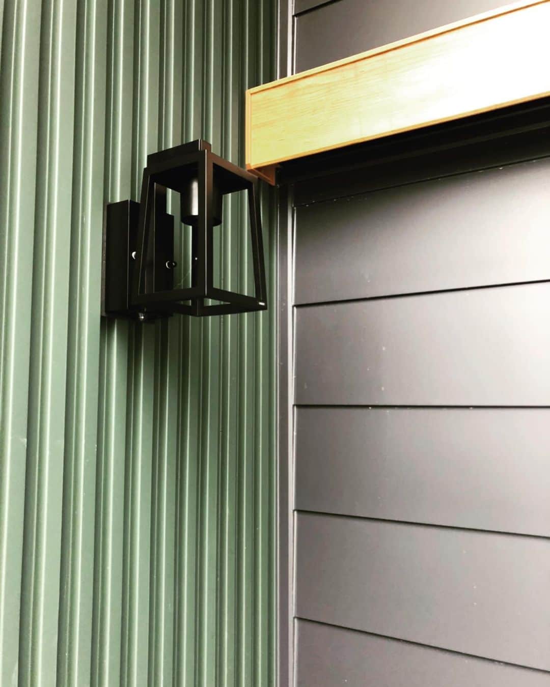 chaleurhomeさんのインスタグラム写真 - (chaleurhomeInstagram)「【完成見学会】のお知らせ ・ ・6月13日(土),14日(日) 富山市大島にて完成見学会！今日撮りたての写真をアップします🤳 ご予約は主催:岡崎工務店のホームページから（ストーリーズにリンク貼ったのでチェックしてね） -------------------------------------- 電話0120-700-303（水曜は定休） --------------------------------------- 資料請求はこちらから @chaleurhomeotoiawase --------------------------------------- #完成見学会#富山ママ#富山イベント#富山新築#自由設計#自然素材の家#シャルールホーム#岡崎工務店#岡崎工務店主催」6月8日 12時21分 - chaleurhome0716
