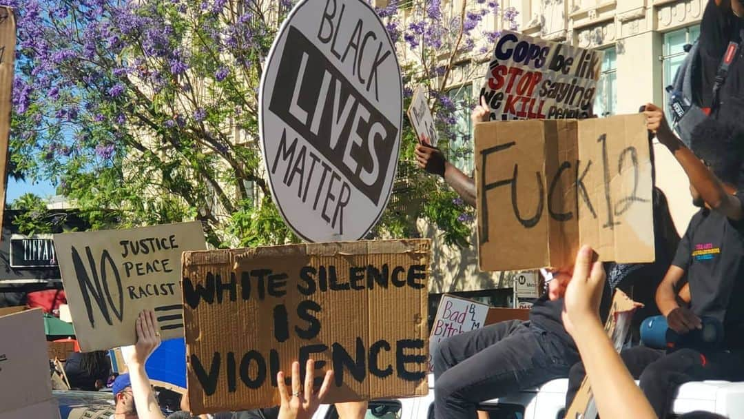 ガス・ケンワージーさんのインスタグラム写真 - (ガス・ケンワージーInstagram)「Today's protest in Hollywood, CA. Click the link in my bio to donate to @colorofchange the nation’s largest online racial justice organization, that leads campaigns to build real power for Black communities. ✊🏻✊🏼✊🏽✊🏾✊🏿」6月8日 12時21分 - guskenworthy