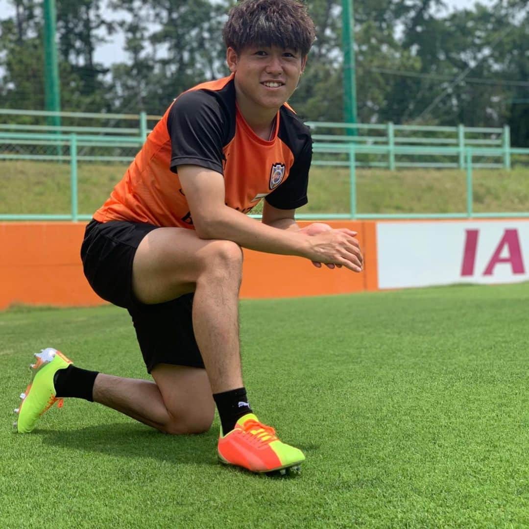 滝裕太のインスタグラム：「リーグ再開に向けてこのスパイクと共に頑張ります💪 #ライズアップ　#STORONGERTOGETHER #PUMA #PUMAFOOTBALL @pumafootball_jp  @pumajapan  #滝裕太」