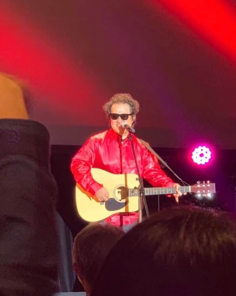 のインスタグラム：「皆さ〜ん、６月８日ですか〜⁉️ 去年はライブツアー🎤の東京公演(品川)だったなぁ、、、 早くライブが出来るように祈ろう🙏  #神奈月　#ライブ　 #開催できますように」