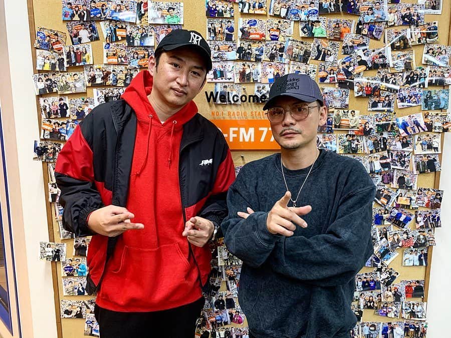 SPICY CHOCOLATEのインスタグラム：「✴︎ 約３年ぶりにアルバム "TOKYO HEART BEATS"を リリースしてから、 早いもんで３か月が過ぎましたよ。  新作がひとりでも多くの 人の耳と心に届いて 氣に入ってくれてれば 嬉しいんだけどね♪  リリース前後にたくさんの ラジオ、テレビ、取材など プロモーション協力してくれた 方々にも感謝🙏🏻 .  コロナの影響で 多少なりダメージはあるけど 氣持ちと魂はヤラレないので、 そろそろ 次の作品作りに向けて やりましょか♪  #Kmix #CBCラジオ #サンデーフォーク #メ〜テレ #FMAICHI #ZIPFM #CBCテレビ #TOKYOHEARTBEATS #SPICY_CHOCOLATE」