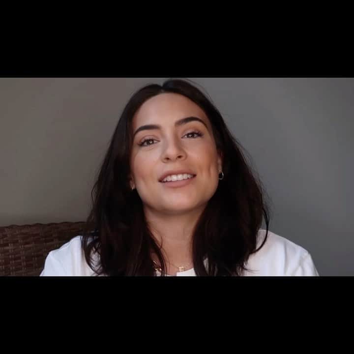 Ana Brenda Contrerasのインスタグラム：「Estuve pensando esta semana de qué manera podía poner mi granito de arena ante todo lo que está sucediendo en el mundo,mi micro activismo, por decirlo así. Por que claramente en estos días no me nace compartir lo que antes hacía. Soy consciente que como figura pública mis posts pueden tener impacto, sobre todo en aquellos que apenas están formando una visión sobre la vida.  Con todo el respeto y la importancia que merece el movimiento BLM , Quise reflexionar sobre el racismo Y clasismo que existe en cada uno de nosotros , en nuestro día a día , en nuestro país 🇲🇽 y en latinoamerica desde que fuimos conquistados y no nos damos cuenta. Es algo que se tiene que hablar.  Hice un experimento y repetí y analicé algunas frases y dichos populares de nuestro día día que tienen un origen discriminatorio .  No fue fácil. Tal vez si hacemos de lado el “ yo no soy racista” podemos enfocarnos en todos ser Anti racismo.  Anti todo lo que nos separe en estos tiempos que debemos estar más unidos que nunca.  Por que lo que hace diferente a las personas es lo que llevan dentro y lo que hacen con lo que se les ha dado.  Los invito abrir la conversación por que  #Tenemosquehablar  los quiero ❤️ los leo 👀  A💫 Lik en Bio」