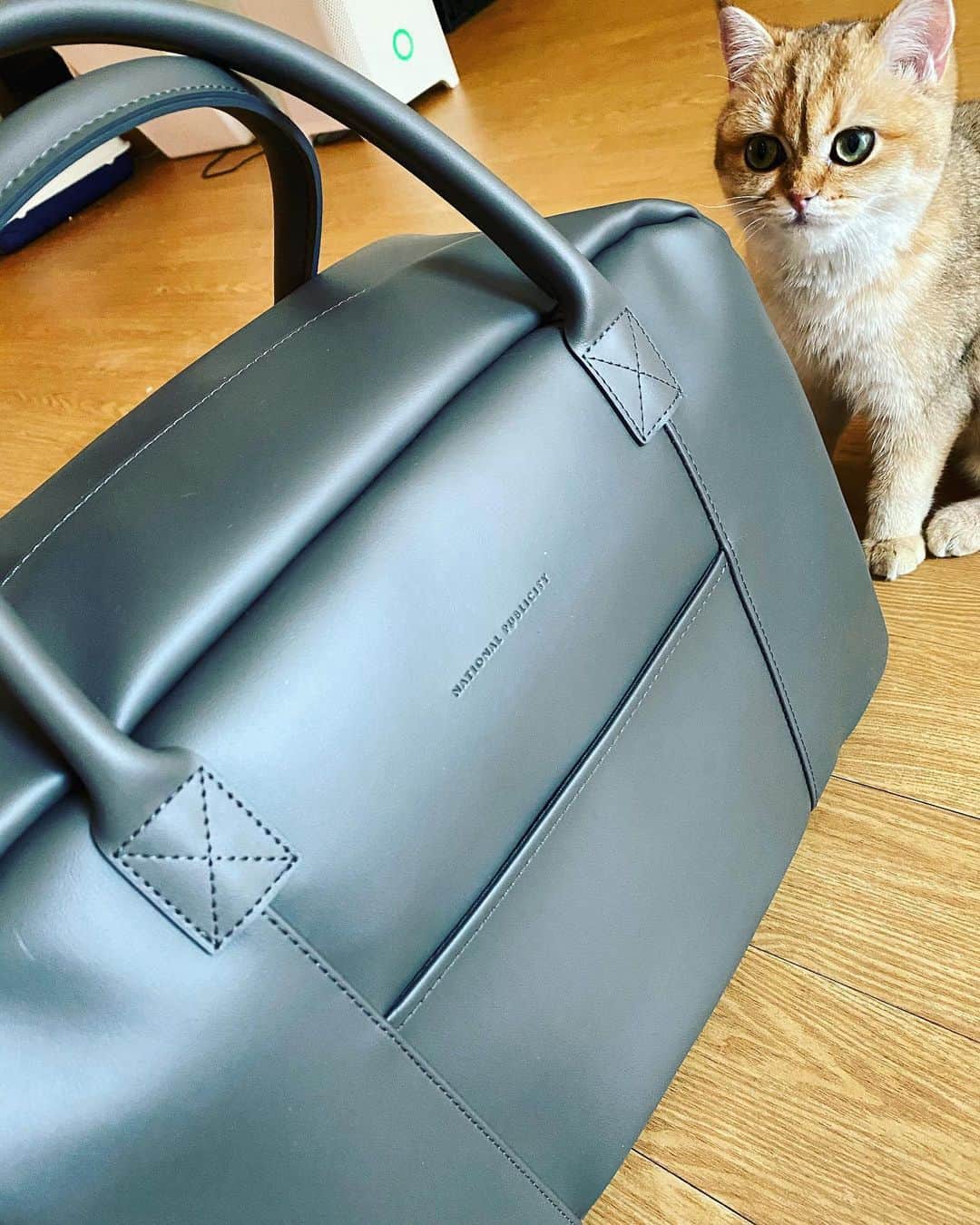 JaeWon Shimのインスタグラム：「- 전부터 가지고 싶었는데  우리형의 선물 고마워요 형 @brandon_hong @nprc_official  #인싸템 #내셔널퍼블리시티」