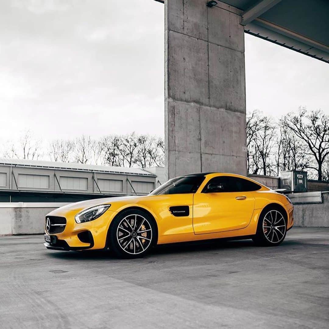 Amazing Carsさんのインスタグラム写真 - (Amazing CarsInstagram)「Yellow AMG GT🐝  Photo via: @blekoshots  Second page: @M85Media  Other page: @StancedAutohaus  #Mercedes #Benz #AMG #GT #AMGGT #AmazingCars247」6月8日 13時09分 - amazingcars247