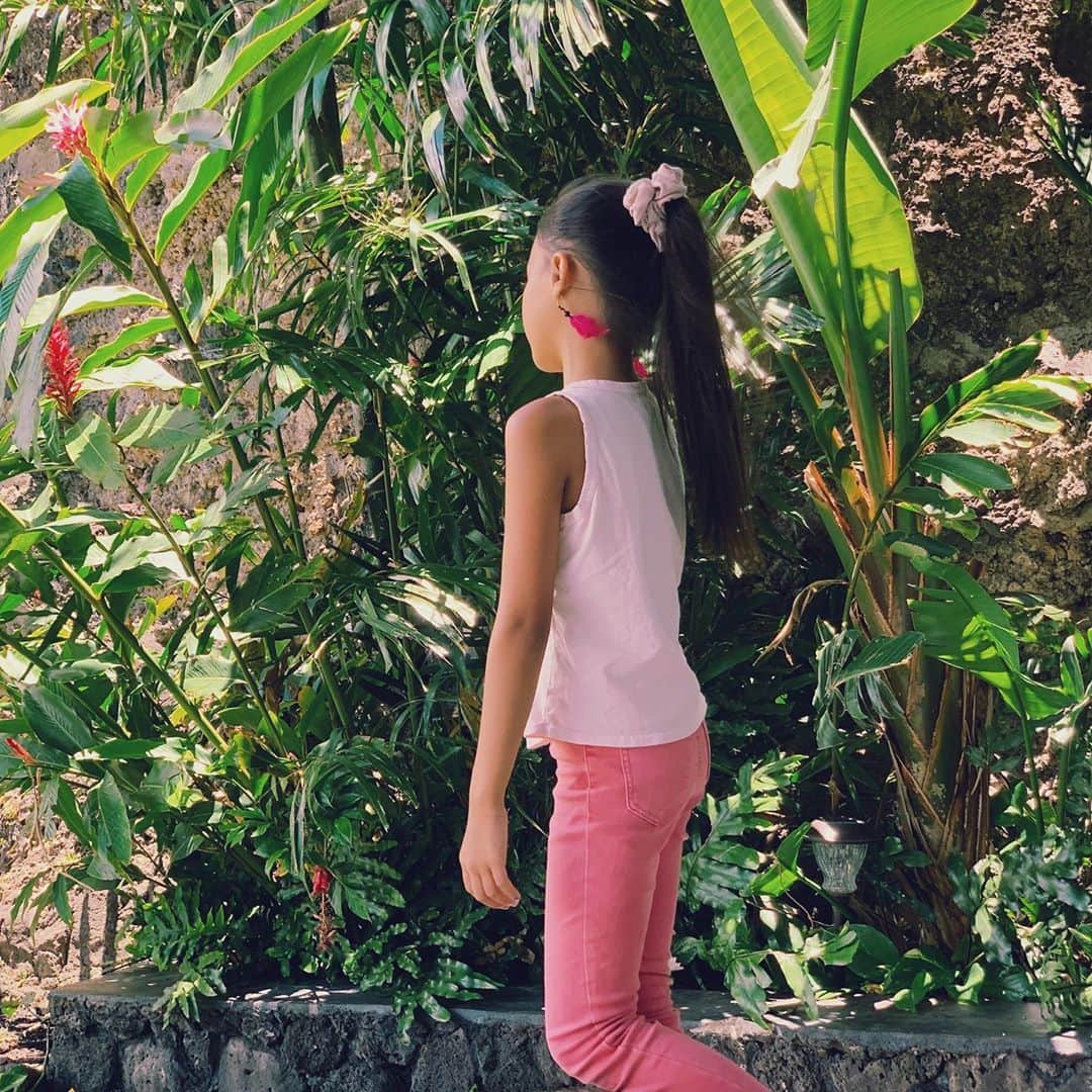 吉川ひなのさんのインスタグラム写真 - (吉川ひなのInstagram)「pinkにpinkにpinkを合わせる娘のコーディネート、スキ😝💘 #娘HawaiiLife #pink」6月8日 13時45分 - hinanoyoshikawa