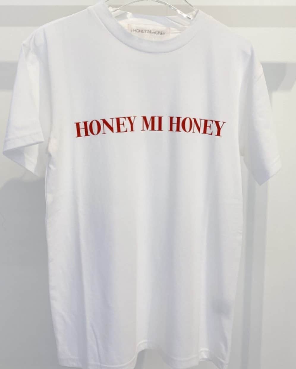 HONEY MI HONEY OFFICIALさんのインスタグラム写真 - (HONEY MI HONEY OFFICIALInstagram)「💛EVERVDAY LOGO T-shirt！💛 . .  HONEY MI HONEYの人気アイテム、ロゴTシャツが3バージョンのデザインで登場！  カラーも豊富で夏のTシャツスタイルを楽しませてくれます！ ※ご購入頂くと売上金の一部が日本財団へ寄付されるチャリティーTシャツです  @honeymihoney_official @honeymihoney_style  #HONEYMIHONEY #表参道 #原宿 #心斎橋 #时尚 #我的最愛 #ハニーミーハニー #tokyo #osaka #outfit #fashion」6月8日 13時48分 - honeymihoney_official