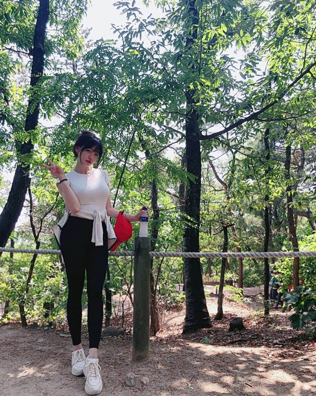 ウンソルさんのインスタグラム写真 - (ウンソルInstagram)「몇 년 만에 등산인지.. ⛰😵 #아차산」6月8日 14時33分 - taylanofficialx