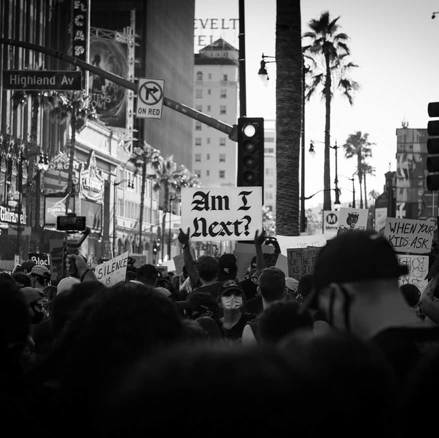 パトリック・J・アダムスのインスタグラム：「#blacklivesmatter」