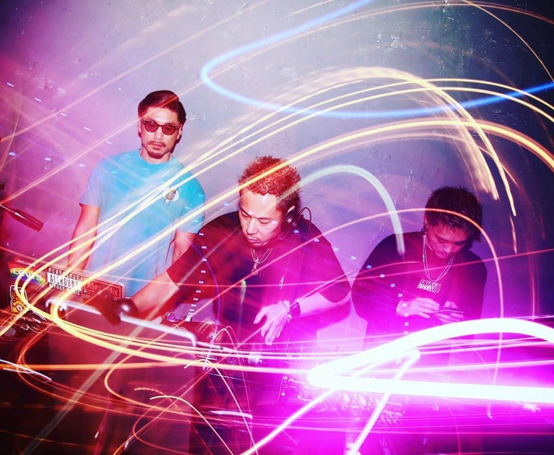 DJ HALのインスタグラム：「@kenken1019  Me @djyutaro  @17livejp  @clubharlem  @principeprive  Photo by @sho__hayakawa 📸 #17live #stepbystep #Harlem #DJ」