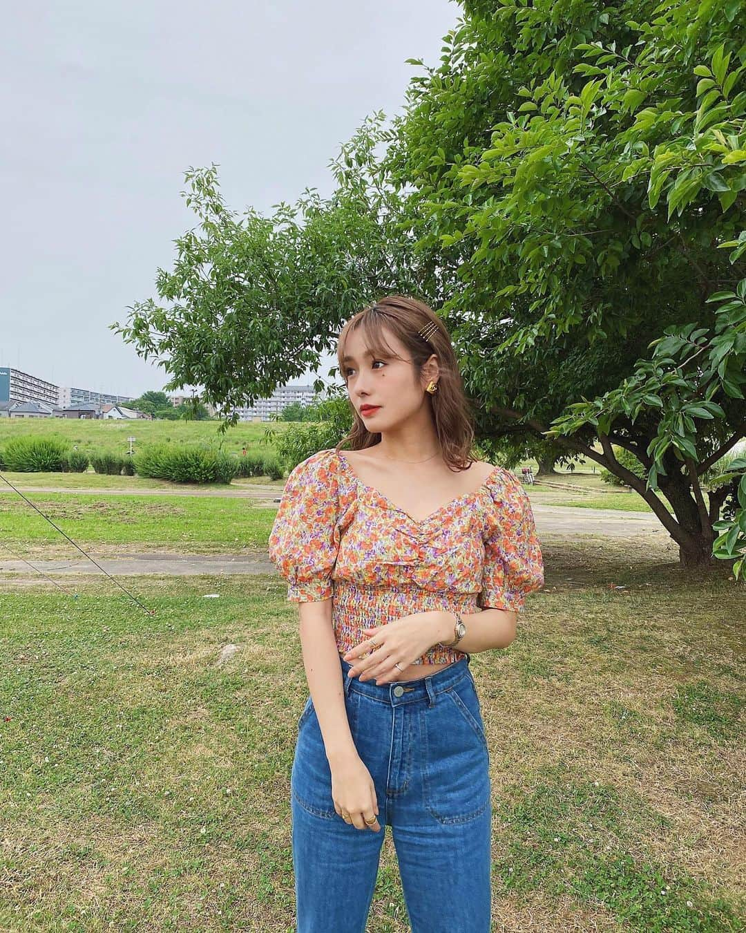 前田希美（まえのん）さんのインスタグラム写真 - (前田希美（まえのん）Instagram)「もうすぐ梅雨入りですって。 かわいい傘が欲しくなりますね。  夏は暑くて苦手ですが、 お気に入りのお洋服を着て テンションを上げてます¨̮ 皆さんの最近の楽しみってなんですか？ 良かったら教えてください！  #のんの私服 #ootd #instafashion #style #fashionista #fashiontrends #code #vintage #ファッション #今日のコーデ  #エアリフト #nike #airrift」6月8日 14時51分 - maeda_nozomi