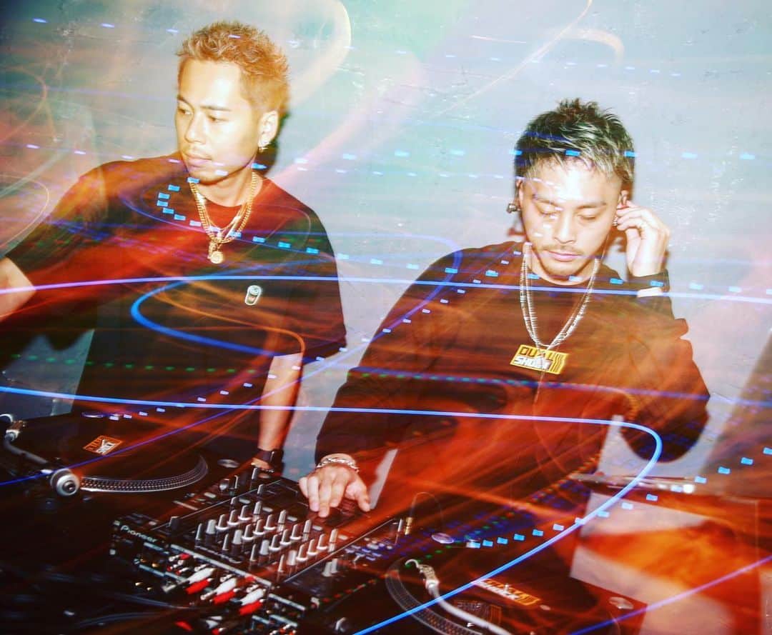 DJ HALのインスタグラム：「B2B with @djyutaro 🔥 @haight_brand  @dualshock.jp  @garni_tokyo @clubharlem @principeprive @17livejp  Photo by @sho__hayakawa 📸 #harlem #17live #principe」