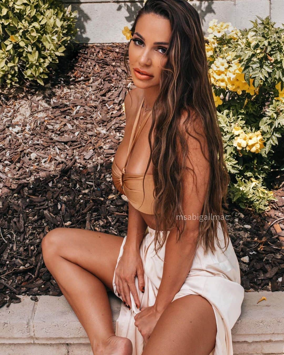 Abigail Macさんのインスタグラム写真 - (Abigail MacInstagram)「What is your favorite kind of flower? 🌼」6月8日 15時06分 - msabigailmac