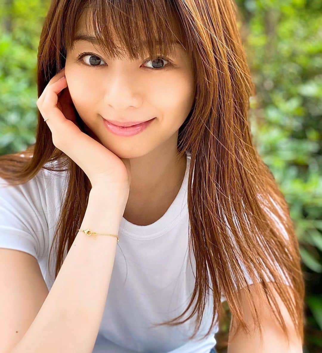 のインスタグラム：「この度、新しくFollow meという会員制のSNSを始めることになりました❣️✨ Follow meのサイトでは、Instagramやblogには載せない写真、プライベートの出来事などもアップしていこうと思っています😊🙌 皆んなに楽しんでもらえるような内容にしたいと思っているので、よろしくお願いします😉❤️ #followme #えれな  https://followme.app/users/elena」