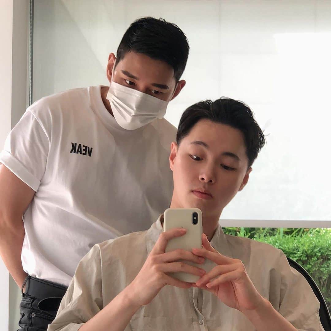 ビボム のインスタグラム：「메니져 느낌으로다가📸」
