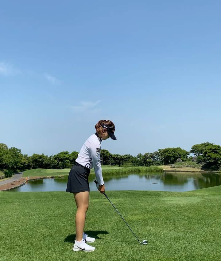 イム・ヒジョンのインスタグラム：「날씨 좋아요😎 . . #엘리시안제주cc#soil챔피언십」