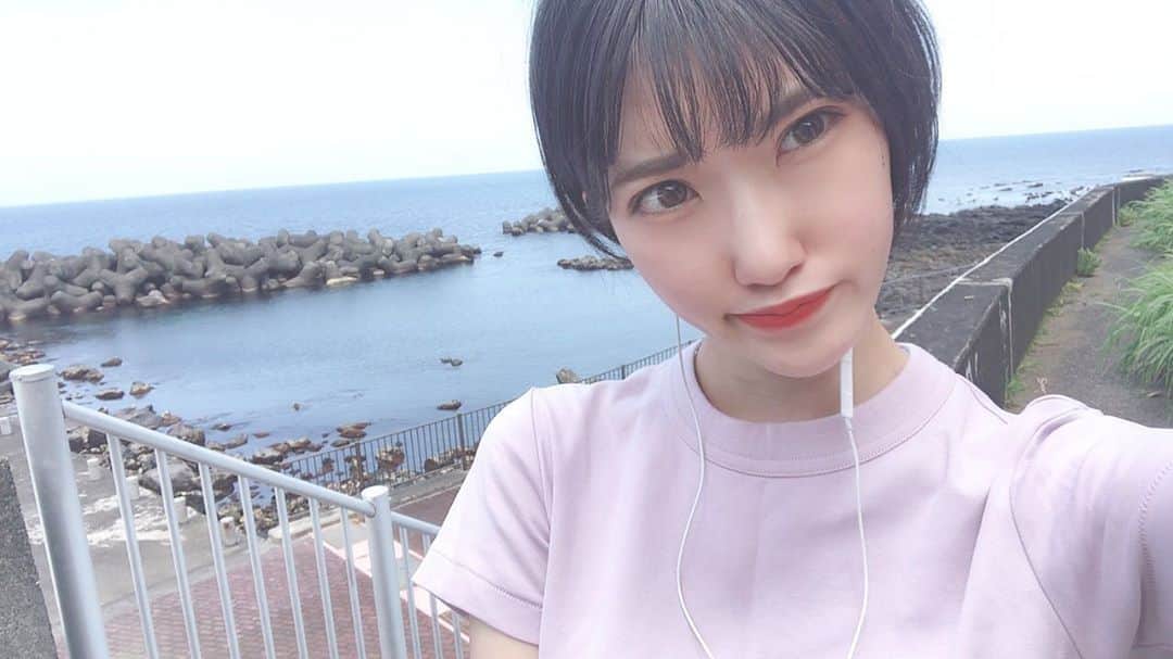 東条蒼のインスタグラム：「＊ ・ ・ ・ 海だーーーー！ 泳がないけど。 ・ ・ 砂浜行こうと思ったら、ゴミ拾いのおっちゃんいたから、やめました。笑笑 ・ ・ ・ #海 #砂浜 ・ ・ ・  #東条蒼 #クルーズグループ #セクシー女優 #av女優 #メガネ女子 #黒髪 #ショートヘア #あおたん　#teamメレンゲ #followｍe #following #japan #girl #photooftheday #tagsforlikes #instalike  #台湾 #香港 #粉我 #拍照 #照片 #人像攝影」