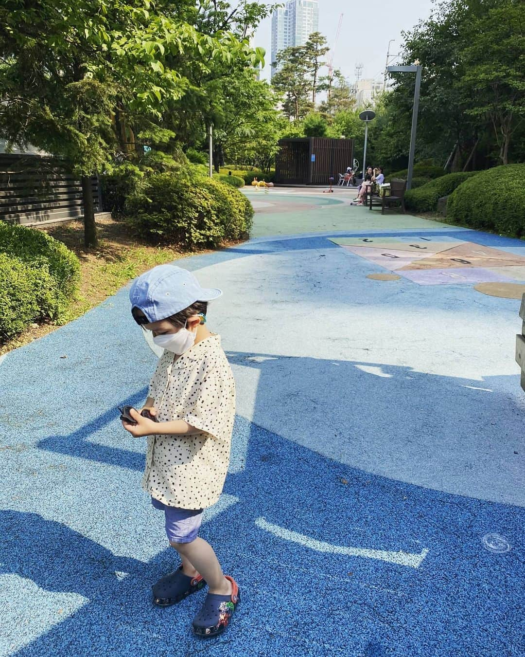 ハン・グルのインスタグラム：「🌞」