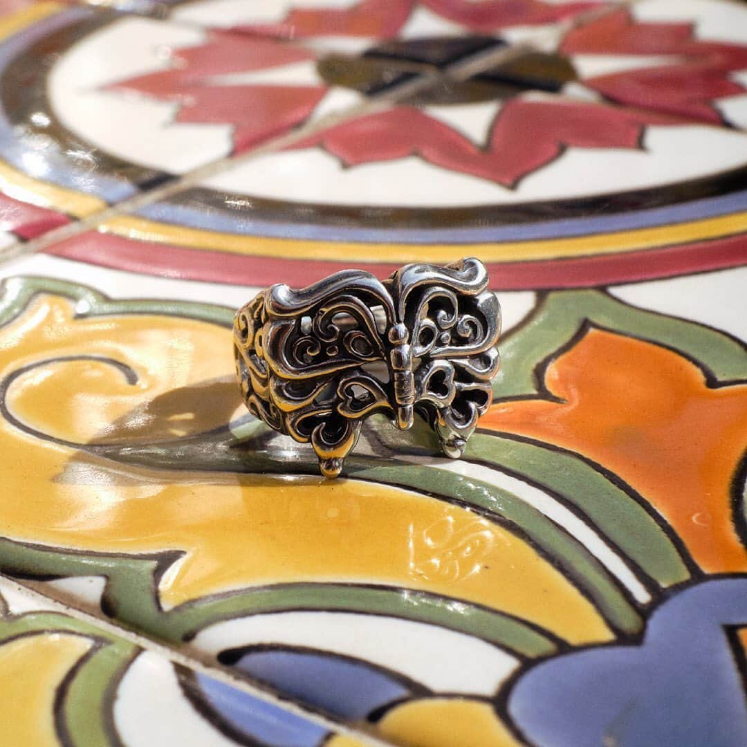 のインスタグラム：「【Ring】Butterfly Ring / *Exclusive item __________ 【Information】The official website images for <Bill Wall Leather x BEAMS> have been updated. Please view them at the following URL web address. （Images & Product Site）⇨ http://www.beams.co.jp/special/billwallleather/ （Special Content ）⇨ https://www.beams.co.jp/special/billwallleather/features/2020summer/ （BEAMS Official Site）⇨ http://www.beams.co.jp/billwallleather/ #billwallleather #beams #billwallleather_2020_summer」
