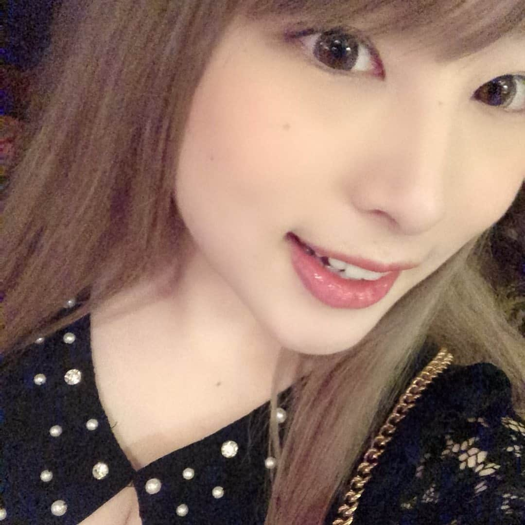 桜ちなみ（ちなみん）のインスタグラム：「今週は月火金出勤やー☺️ #六本木レッドドラゴン #キャバクラ #六本木 #AV女優 #キャバ嬢」