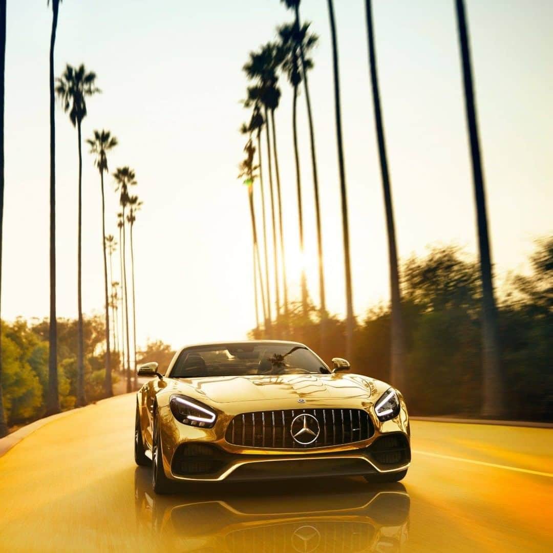 Mercedes-Benz Thailandさんのインスタグラム写真 - (Mercedes-Benz ThailandInstagram)「############ 🏁 AMG Monday 🏁 ############  AMG Monday Gallery And the Roadster goes to … #DrivingPerformance  Mercedes-AMG GT C Roadster 📷 Julien Lasseur, Midas Retouching #MBPhotoPass for Mercedes-Benz USA  ติดตามความเคลื่อนไหวของเมอร์เซเดส-เบนซ์ ก่อนใครได้ที่ LINE Official Account @ mercedesbenzth http://mb4.me/MBTHLINE  สัมผัสความเร้าใจของ GT C Roadster ได้ที่ https://www.mercedes-benz.co.th/AMG-GTC  พบกันทุกวันจันทร์กับ AMG Monday  ที่รวมทุกความเร้าใจจาก Mercedes-AMG  มาให้แฟนๆ ได้ติดตามกันนะครับ See you next Monday !! #EngineeredtoOutclass #AMG #GTC #GTFamily #DrivingPerformance #Power #Passion #Luxury #MercedesAMG #MercedesBenzThailand *อุปกรณ์บางส่วนในภาพอาจแตกต่างจากที่จำหน่ายจริง」6月8日 17時00分 - mercedesbenzthailand