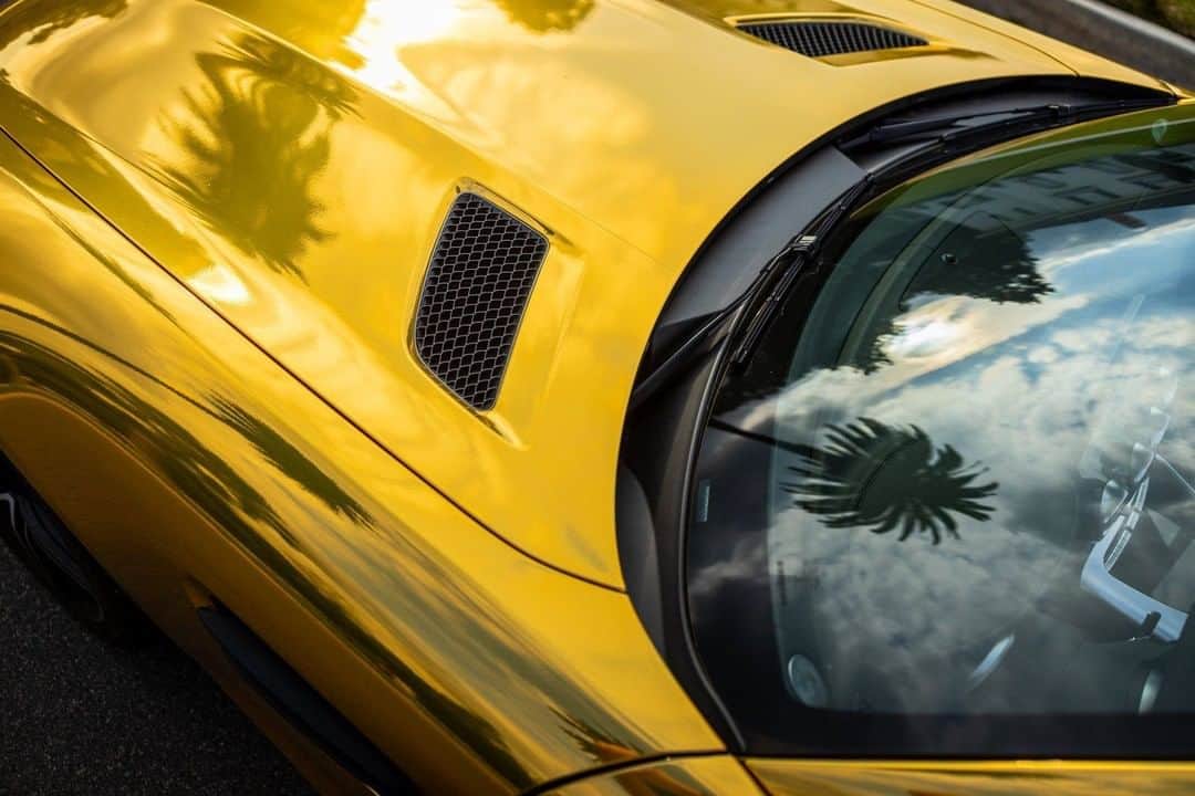 Mercedes-Benz Thailandさんのインスタグラム写真 - (Mercedes-Benz ThailandInstagram)「############ 🏁 AMG Monday 🏁 ############  AMG Monday Gallery And the Roadster goes to … #DrivingPerformance  Mercedes-AMG GT C Roadster 📷 Julien Lasseur, Midas Retouching #MBPhotoPass for Mercedes-Benz USA  ติดตามความเคลื่อนไหวของเมอร์เซเดส-เบนซ์ ก่อนใครได้ที่ LINE Official Account @ mercedesbenzth http://mb4.me/MBTHLINE  สัมผัสความเร้าใจของ GT C Roadster ได้ที่ https://www.mercedes-benz.co.th/AMG-GTC  พบกันทุกวันจันทร์กับ AMG Monday  ที่รวมทุกความเร้าใจจาก Mercedes-AMG  มาให้แฟนๆ ได้ติดตามกันนะครับ See you next Monday !! #EngineeredtoOutclass #AMG #GTC #GTFamily #DrivingPerformance #Power #Passion #Luxury #MercedesAMG #MercedesBenzThailand *อุปกรณ์บางส่วนในภาพอาจแตกต่างจากที่จำหน่ายจริง」6月8日 17時01分 - mercedesbenzthailand