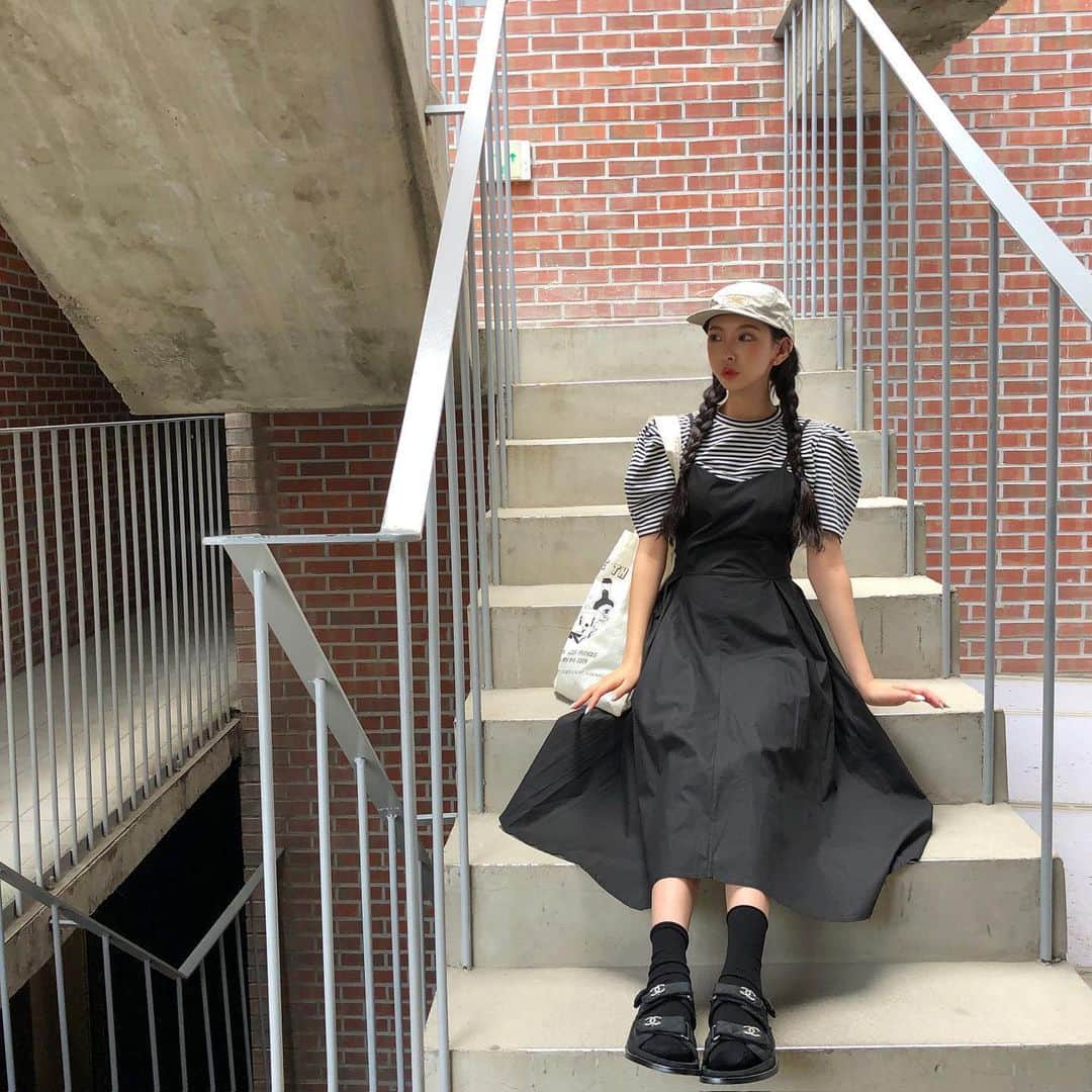 Chuuのインスタグラム：「예쁜 신상들🖤 언능 보여드리고싶어서 스포합네댜✨」
