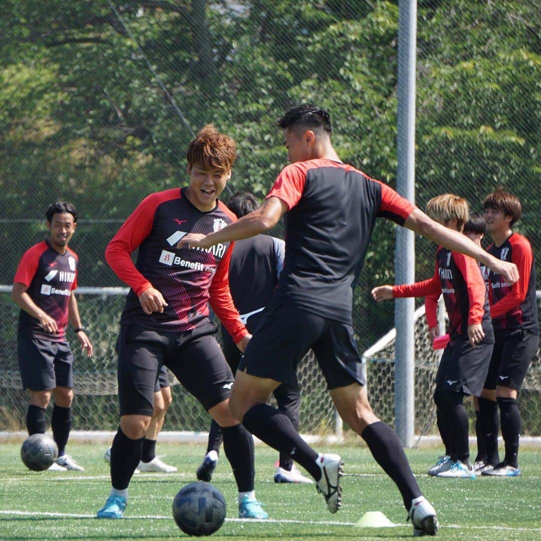 池田樹雷人のインスタグラム：「today's training⚽️ . . #愛媛fc #mizuno #mizunofootball  #池田樹雷人 #山崎浩介」