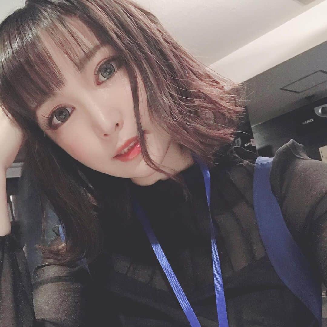 のインスタグラム：「今更すぎますが数ヶ月前に髪の毛切ったよ！」