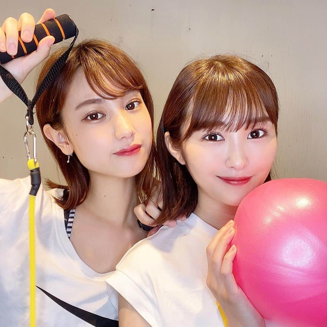 川上礼奈さんのインスタグラム写真 - (川上礼奈Instagram)「. ゆいぽんとストレッチジム🏋️‍♀️ @neome_life さんに行ってきた✨ 普段から体が疲れやすくて自分でも 分かるぐらい体歪んでるなぁ、、、って😖💦 しっかり整えてもらいました！ 2.3.4枚目みて欲しい😳 身長伸びた！？足長くなった！？ しっかり通ってバランスの良い体型目指します😳✨」6月8日 17時28分 - kawakami_rena