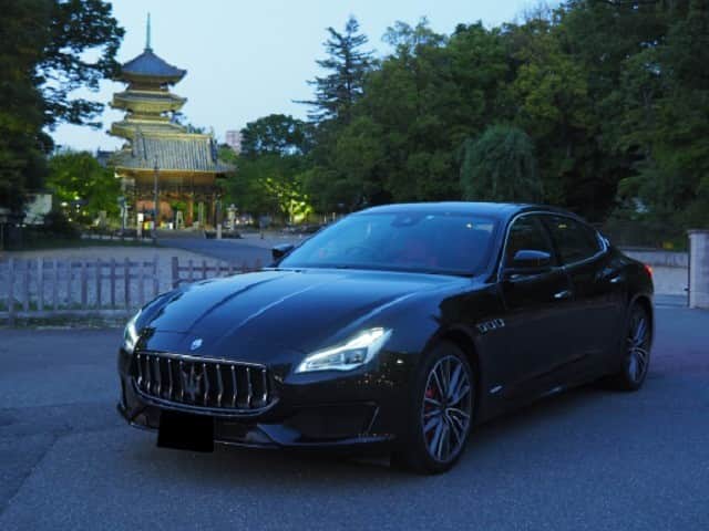 Maserati Japan | マセラティ ジャパンのインスタグラム：「マセラティジャパンでは、全国のショールームをインタビュー形式でご紹介しております。 今回は、マセラティ名古屋桜山（@maserati_nagoyasakurayama）です。  Q:　ショールームについて教えてください  マセラティ名古屋桜山は、新車・認定中古車合わせて35台ほど展示しております。 ショールームは名古屋市昭和区桜山町にあり、古き良き街並みが魅力的な街。桜山町の名前の由来ともなったと言われる桜の名所が多数あります。 最寄りの桜山駅からは徒歩5分の好立地！お車はもちろん、電車でも是非お立ち寄り下さい。 熟練したサービステクニシャンが３名在籍、ご納車後も丁寧にサポートさせていただきます。 マセラティの整備は是非お任せ下さい！  Q:　新型コロナウイル感染拡大に伴う対応を教えてください  常時ショールーム内を換気し、ショールームの入り口にはアルコール消毒液を置いております。展示車両・ラウンジスペースは使用後は都度消毒・除菌をしております。またスタッフは出勤時に体温を測定し、マスクを着用しております。お客様及びスタッフの安全第一に営業してまいります。  Q:　PRをどうぞ  2020年1月から株式会社ネクステージが運営する事になり新たなスタートを切りました。 2021年にはサービス工場併設型ショールームが完成、名古屋市内に移転を予定しています。 新しいショールームは日本最大級の規模となる予定で、生まれ変わったショールームではお客様にご満足頂けるようイベントなど企画していく予定です。 サービス工場が併設されますので、ご購入後も安心と安全をお届けします。 マセラティ名古屋桜山は、これからもお客様にマセラティライフを楽しんで頂ける取り組みをしてまいります。  Facebook（@maserati.nagoya.sakurayama）：https://www.facebook.com/maserati.nagoya.sakurayama/ Instagram（@maserati_nagoyasakurayama）：https://www.instagram.com/maserati_nagoyasakurayama/  #Maserati #マセラティ #MaseratiJapan #マセラティジャパン #MaseratiDealer #マセラティディーラー #ディーラー紹介 #StayHome #MaseratiNagoyasakurayama #マセラティ名古屋桜山 #Nagoya #名古屋」
