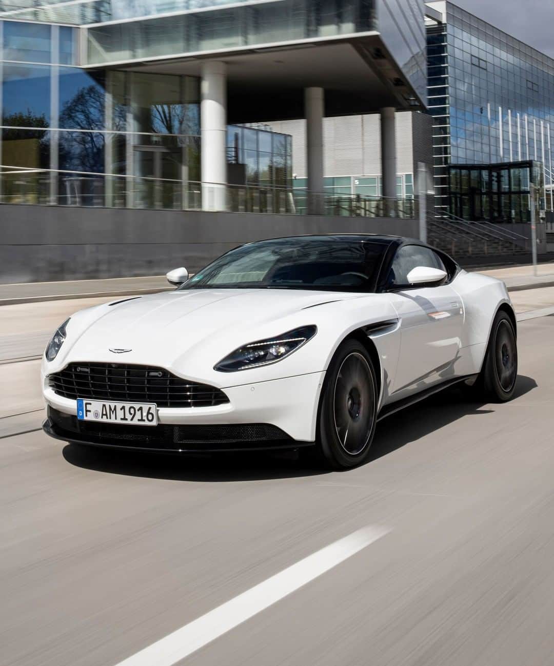 アストンマーチンさんのインスタグラム写真 - (アストンマーチンInstagram)「With its dynamically beautiful design, DB11 is an instantly recognisable Aston Martin. 📸: @tobias_kempe_photography  #astonmartIN #MakeEveryDriveCount #DB11」6月8日 18時00分 - astonmartin