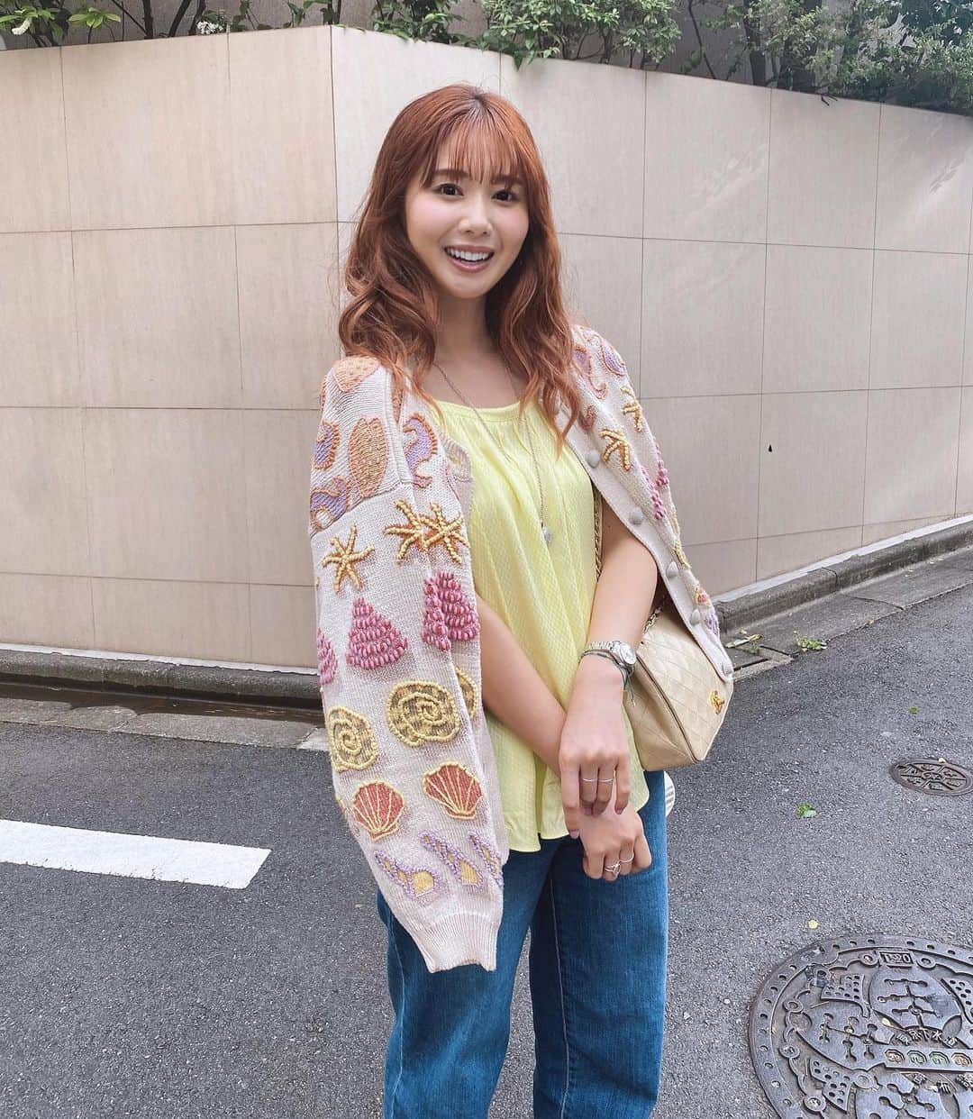 一木美里さんのインスタグラム写真 - (一木美里Instagram)「🐚🐳💙﻿ ﻿ cardigan#ghostvtg﻿ tops#andotherstories﻿ bag #chanel﻿ ﻿ お気に入りのカーディガン✨﻿ 旅先でお洋服を買うことが多いのでこの春夏はあまりお買い物をしていなかったけど、instaで一目惚れしてメッセージしたら海外発送してくださいました🥺💗﻿ブルックリンからのお届け物📦大切に着ます💗﻿早く行きたいな✈️ ﻿ #fashion#vintage#outfit#ヴィンテージ#コーデ#私服」6月8日 18時03分 - misato_ichiki