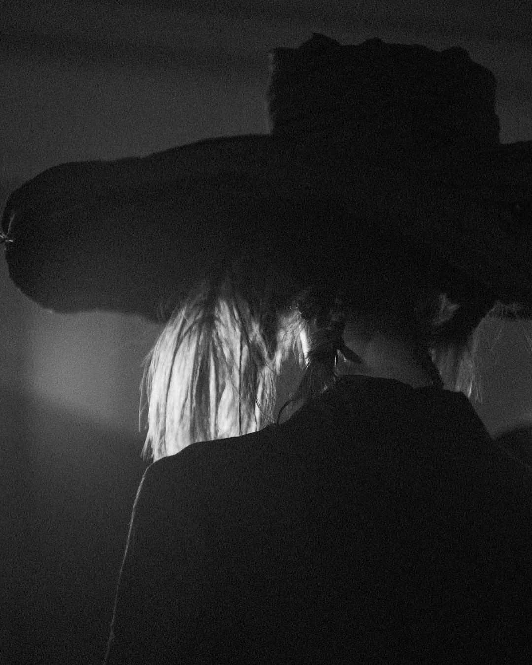 のインスタグラム：「#YohjiYamamotoSS20 Collection⁠⠀ #yohjiyamamoto⁠ @yohjiyamamotoofficial⁠ Photographed by @elise_toide」