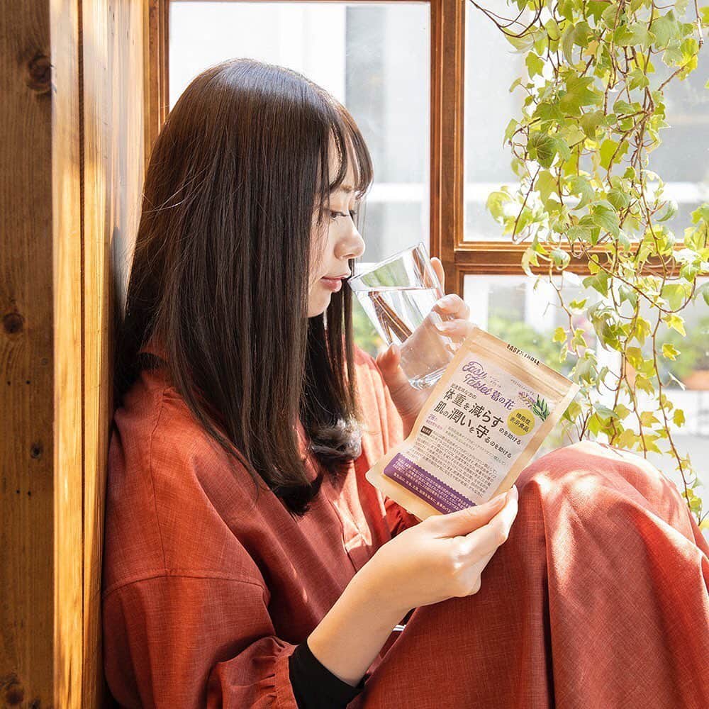 イージーテーブルのインスタグラム：「無理せず続けられるのは、タブレットだから😄 . . #イージーテーブル#イージースムージー#グリーンスムージー#体重を減らす  #スムージー #美容 #スーパーフード #痩せる #痩せたい #ダイエット #ダイエッター #ダイエッターさんと繋がりたい  #スムージー #置き換えダイエット #ファスティング #健康 #ヘルシー #ドリンク #シェイク #ダイエット#脂肪 #ジャンクフード#揚げ物#たくさん食べたい#美容 #スーパーフード#イージータブレットターミナリア#食べすぎ#飲みすぎ#夏#easytabletterminalia#diet#beauty #葛の花」