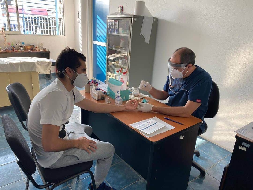イヴァン・ガルシアのインスタグラム：「Día de pruebas en el @codejal afortunadamente con resultados favorables.. @ortegafor @carloscode_jal @enriquealfaror #cadavezmascercaderegresar 💪🏻」