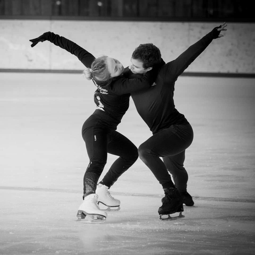ルイ・トーロンのインスタグラム：「IN THE PROCESS ▪️Choreographer : @mahlc 📸 : @obrajon  #patinage #patinageartistique  #patinagemagazine #figureskating #iceskating #фигурноекатание #フィギュアスケート #isu #ffsg #patinajeartístico」