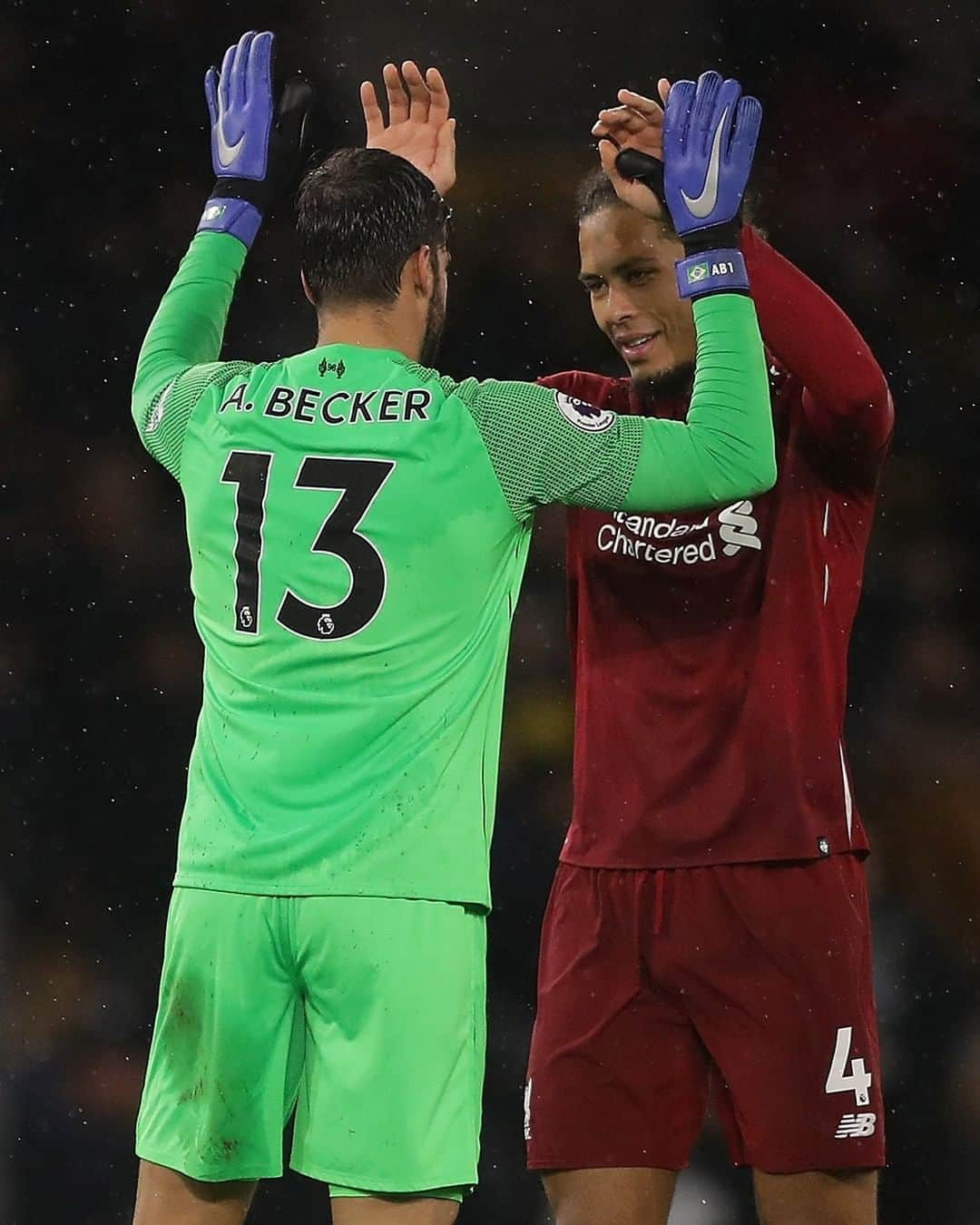 リヴァプールFCさんのインスタグラム写真 - (リヴァプールFCInstagram)「💫 VVD x AB1 💫 This pair 🤩 #LFC #LiverpoolFC #VVD #AB1」6月9日 4時45分 - liverpoolfc