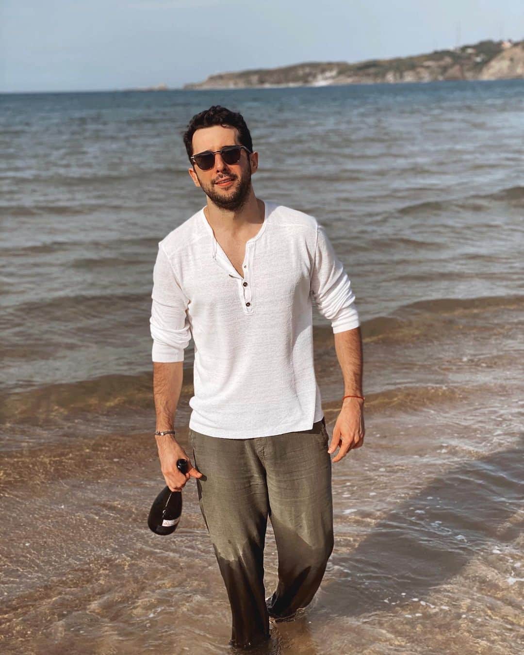 Sezgin YILMAZのインスタグラム：「birthdays was the worst days, now we sip champagne when we thirsty.. 🎂🍾」