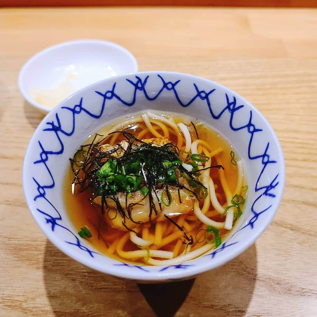 エリナさんのインスタグラム写真 - (エリナInstagram)「한국에서도 일본을 느낄수있는 오마카세집♡ 난 스시가 세상에서 젤 좋아🍣 다이어트 저리가 ㅋㅋ 韓国でお寿司♡穴子とアワビのソースがとても美味しかった☺️ #韓国#お寿司#🍣#鮨#sushi#스시#おまかせ#omakase #japanesefood #instagood #instafood #instalike #韓国生活」6月8日 20時36分 - erina_hrn